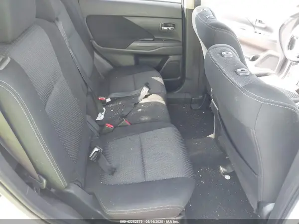 JA4AZ3A35GZ063910 2016 MITSUBISHI OUTLANDER - Image 8