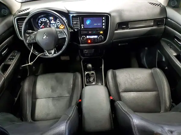 JA4AZ3A35HZ003336 2017 MITSUBISHI OUTLANDER - Image 8