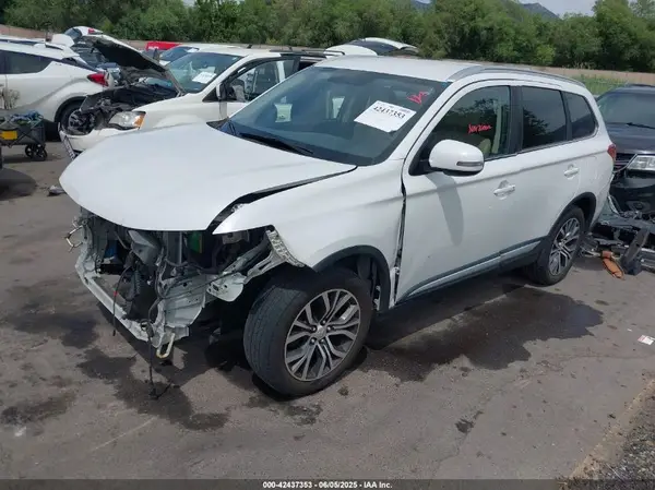 JA4AZ3A35HZ003739 2017 MITSUBISHI OUTLANDER - Image 2