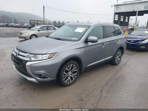 JA4AZ3A35HZ008231 2017 MITSUBISHI OUTLANDER - Image 2