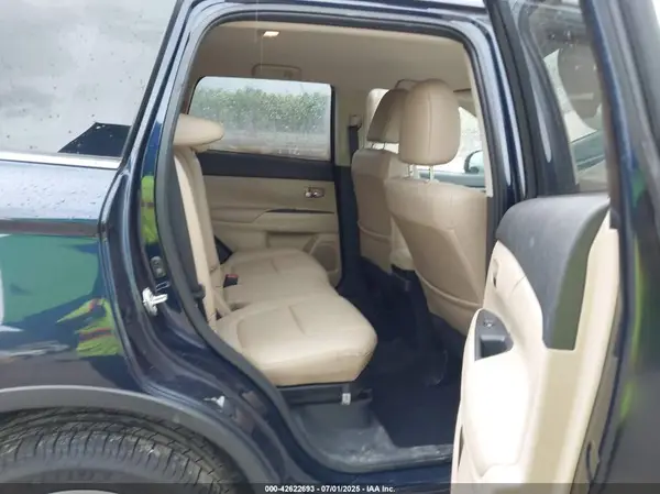 JA4AZ3A35HZ009993 2017 MITSUBISHI OUTLANDER - Image 8