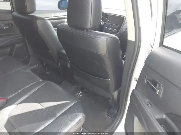 JA4AZ3A35HZ025353 2017 MITSUBISHI OUTLANDER - Image 8