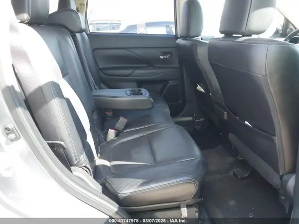 JA4AZ3A35HZ029290 2017 MITSUBISHI OUTLANDER - Image 8