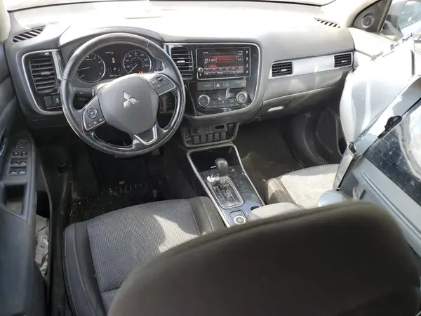 JA4AZ3A35HZ036952 2017 MITSUBISHI OUTLANDER - Image 8