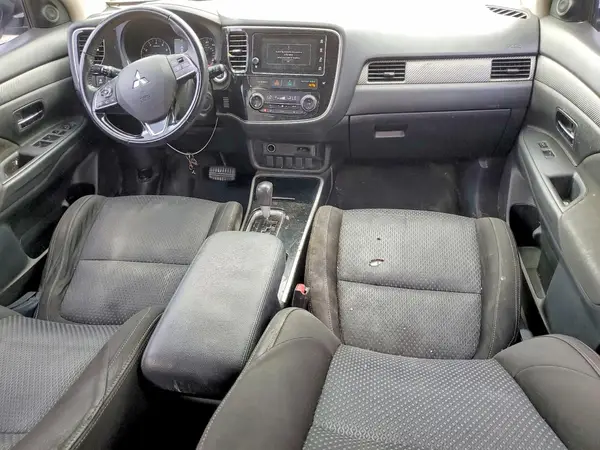 JA4AZ3A35HZ044730 2017 MITSUBISHI OUTLANDER - Image 8