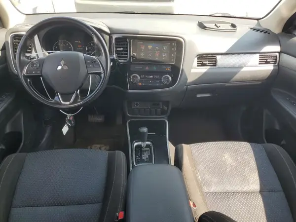 JA4AZ3A35HZ045585 2017 MITSUBISHI OUTLANDER - Image 8