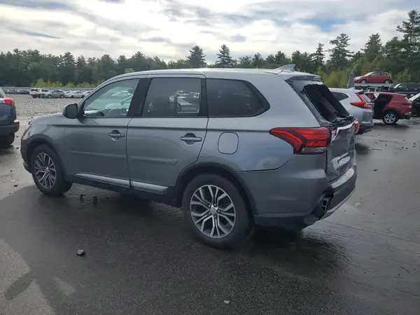 JA4AZ3A35HZ050012 2017 MITSUBISHI OUTLANDER - Image 2