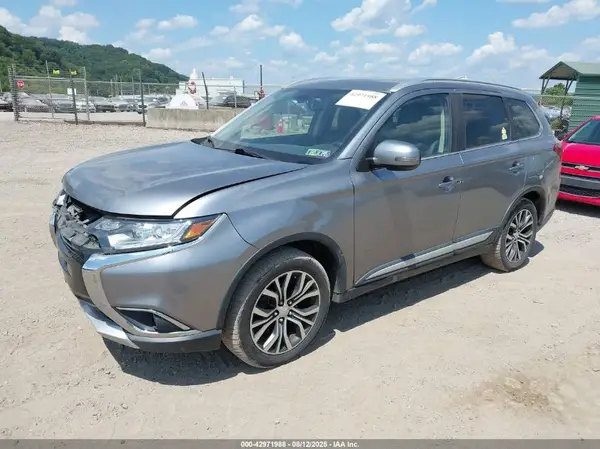JA4AZ3A35HZ055663 2017 MITSUBISHI OUTLANDER - Image 2