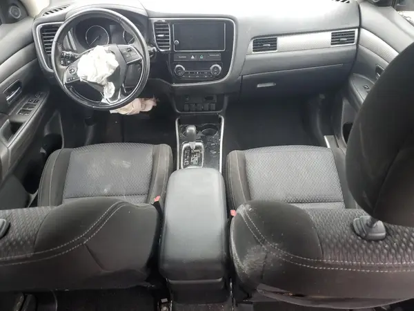 JA4AZ3A35HZ056733 2017 MITSUBISHI OUTLANDER - Image 8