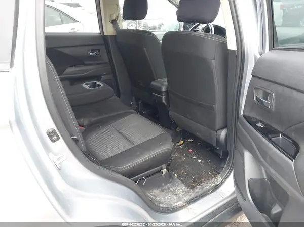 JA4AZ3A35HZ057963 2017 MITSUBISHI OUTLANDER - Image 8