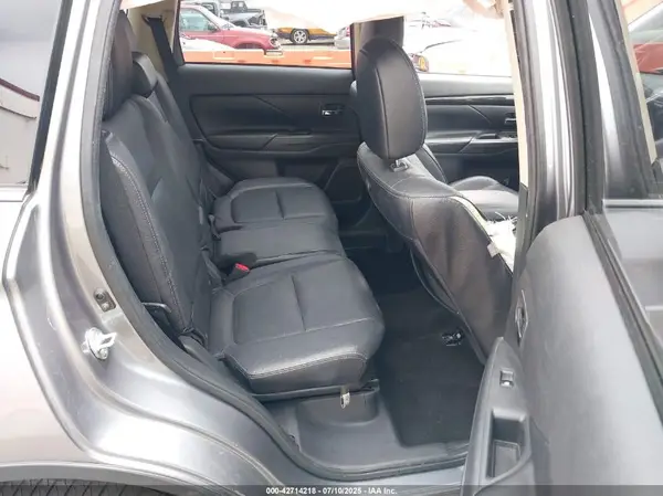 JA4AZ3A35HZ066503 2017 MITSUBISHI OUTLANDER - Image 8