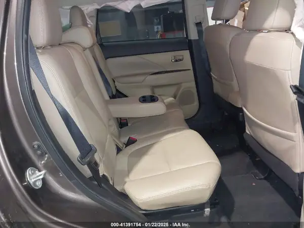 JA4AZ3A35HZ069126 2017 MITSUBISHI OUTLANDER - Image 8