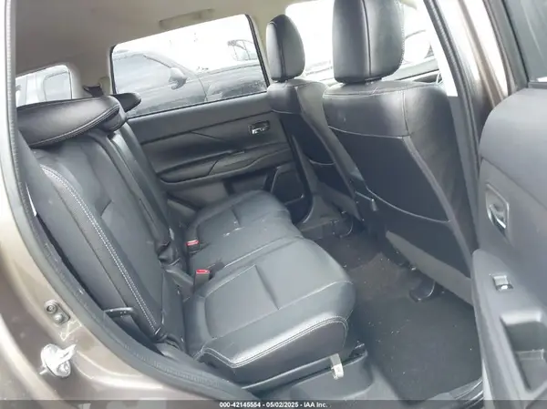 JA4AZ3A35HZ070275 2017 MITSUBISHI OUTLANDER - Image 8