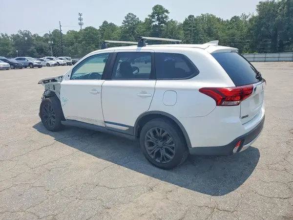 JA4AZ3A35HZ070700 2017 MITSUBISHI OUTLANDER - Image 2