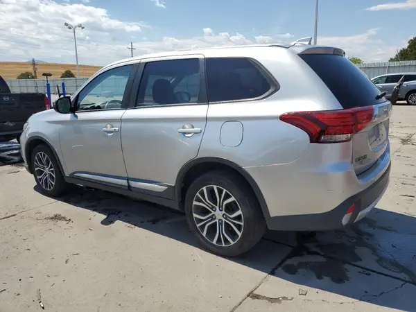 JA4AZ3A35JJ002871 2018 MITSUBISHI OUTLANDER - Image 2