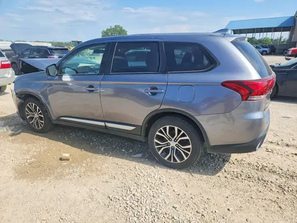 JA4AZ3A35JJ005253 2018 MITSUBISHI OUTLANDER - Image 2