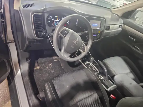 JA4AZ3A35JJ005611 2018 MITSUBISHI OUTLANDER - Image 8