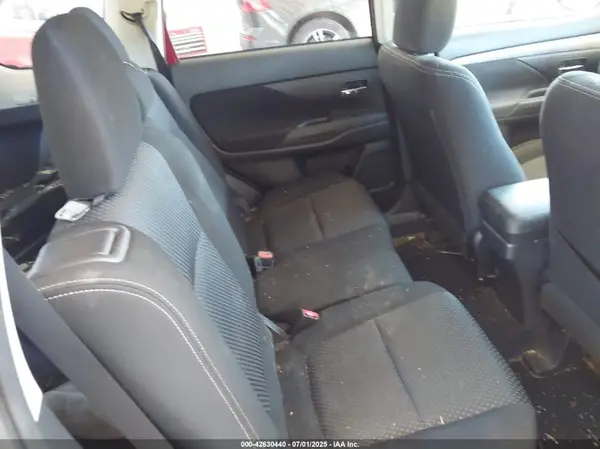 JA4AZ3A35JZ006050 2018 MITSUBISHI OUTLANDER - Image 8
