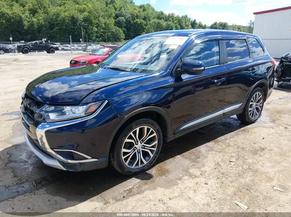 JA4AZ3A35JZ011717 2018 MITSUBISHI OUTLANDER - Image 2