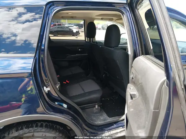 JA4AZ3A35JZ011717 2018 MITSUBISHI OUTLANDER - Image 8