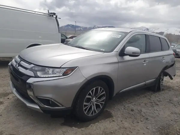 JA4AZ3A35JZ016772 2018 MITSUBISHI OUTLANDER - Image 1