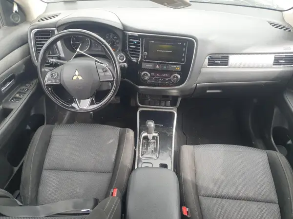 JA4AZ3A35JZ016772 2018 MITSUBISHI OUTLANDER - Image 8