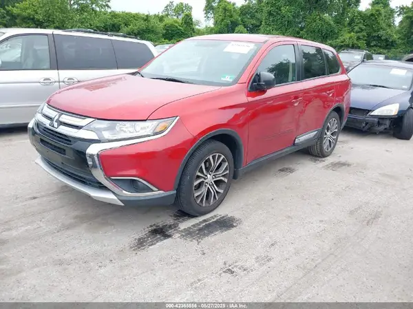 JA4AZ3A35JZ019378 2018 MITSUBISHI OUTLANDER - Image 2