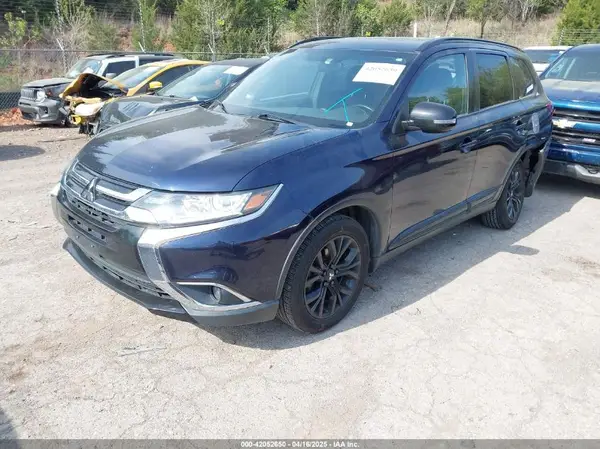 JA4AZ3A35JZ023012 2018 MITSUBISHI OUTLANDER - Image 2