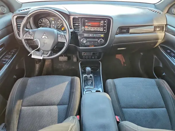 JA4AZ3A35JZ023382 2018 MITSUBISHI OUTLANDER - Image 8