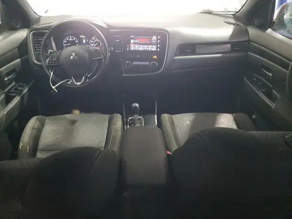 JA4AZ3A35JZ029960 2018 MITSUBISHI OUTLANDER - Image 8