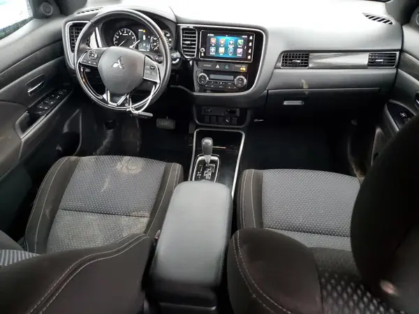JA4AZ3A35JZ034415 2018 MITSUBISHI OUTLANDER - Image 8