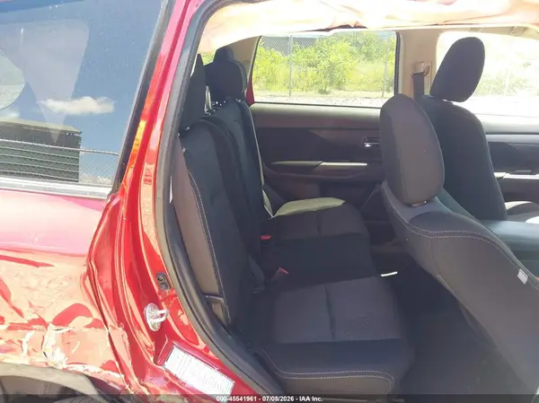 JA4AZ3A35JZ041882 2018 MITSUBISHI OUTLANDER - Image 8