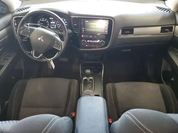JA4AZ3A35JZ044698 2018 MITSUBISHI OUTLANDER - Image 8