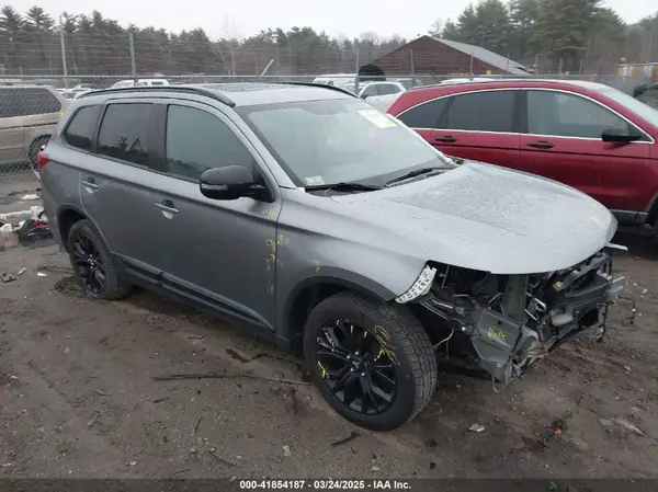 JA4AZ3A35JZ044801 2018 MITSUBISHI OUTLANDER - Image 1