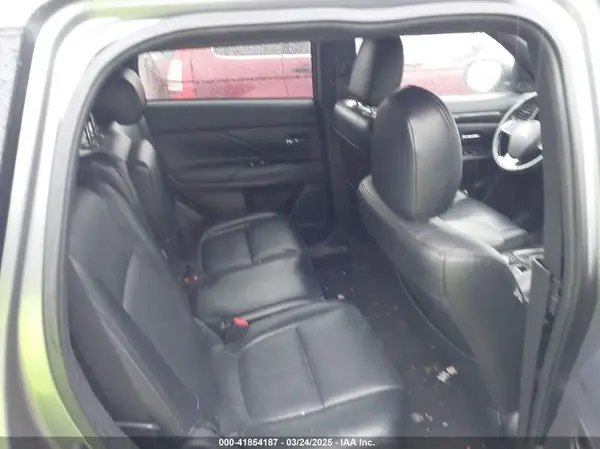JA4AZ3A35JZ044801 2018 MITSUBISHI OUTLANDER - Image 8