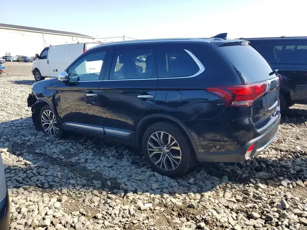 JA4AZ3A35JZ046130 2018 MITSUBISHI OUTLANDER - Image 2