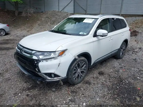 JA4AZ3A35JZ049366 2018 MITSUBISHI OUTLANDER - Image 2