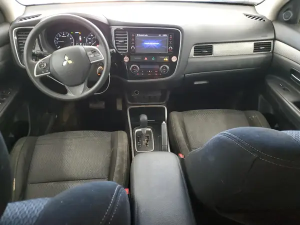 JA4AZ3A35JZ052607 2018 MITSUBISHI OUTLANDER - Image 8