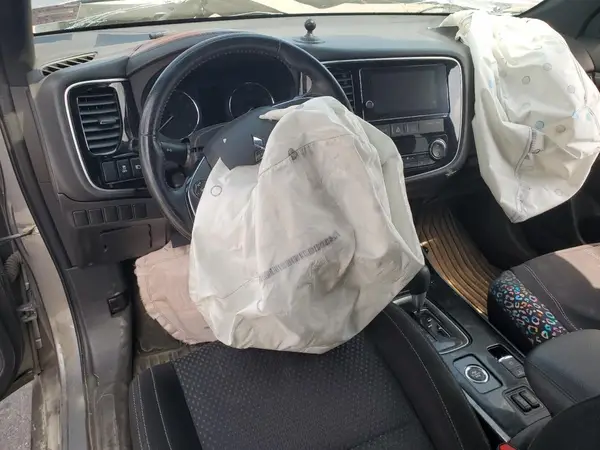 JA4AZ3A35JZ053837 2018 MITSUBISHI OUTLANDER - Image 8