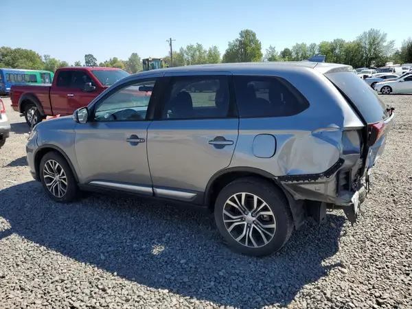 JA4AZ3A35JZ055183 2018 MITSUBISHI OUTLANDER - Image 2