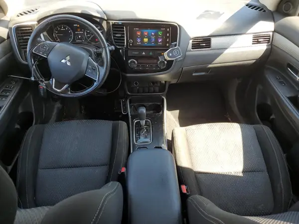 JA4AZ3A35JZ055183 2018 MITSUBISHI OUTLANDER - Image 8