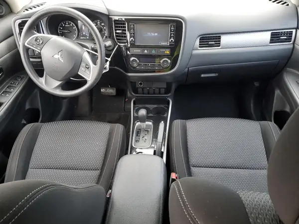 JA4AZ3A35JZ056155 2018 MITSUBISHI OUTLANDER - Image 8