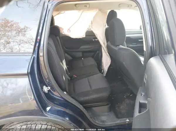 JA4AZ3A35JZ056317 2018 MITSUBISHI OUTLANDER - Image 8