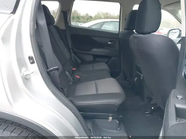 JA4AZ3A35JZ056589 2018 MITSUBISHI OUTLANDER - Image 8
