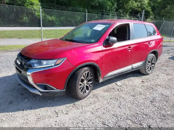 JA4AZ3A35JZ056835 2018 MITSUBISHI OUTLANDER - Image 2