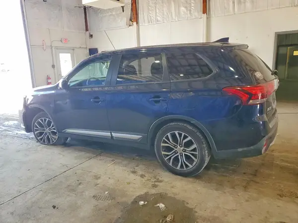 JA4AZ3A35JZ056981 2018 MITSUBISHI OUTLANDER - Image 2