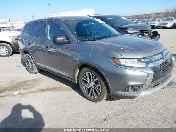 JA4AZ3A35JZ059525 2018 MITSUBISHI OUTLANDER - Image 1