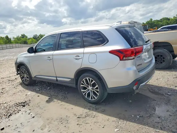JA4AZ3A35JZ061355 2018 MITSUBISHI OUTLANDER - Image 2