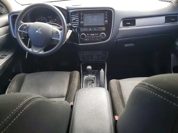 JA4AZ3A35JZ061355 2018 MITSUBISHI OUTLANDER - Image 8