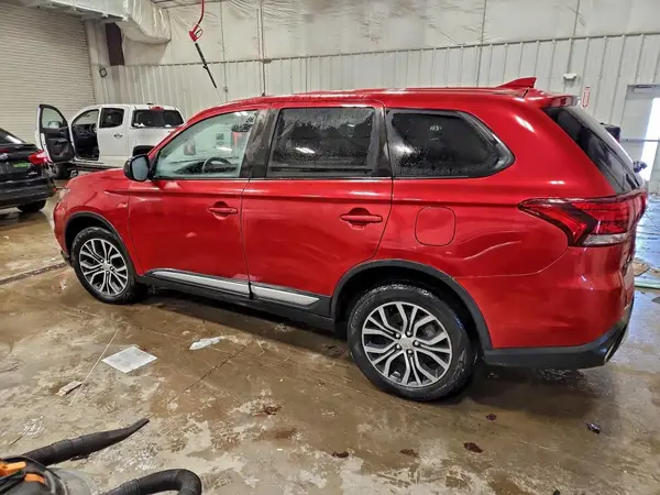 JA4AZ3A35JZ061646 2018 MITSUBISHI OUTLANDER - Image 2